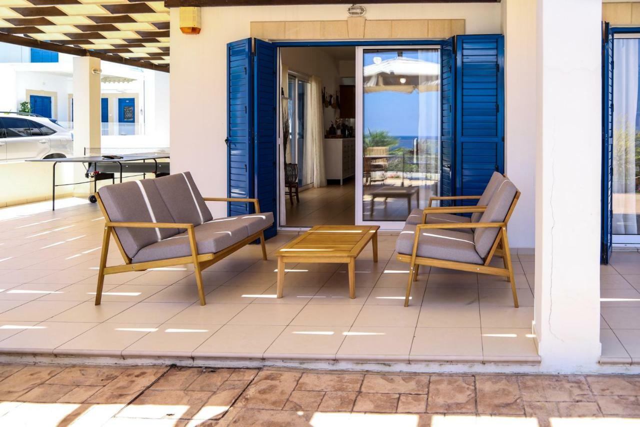 Phaedrus Living: Seaside Luxury Villa Anafi パラリムニ エクステリア 写真