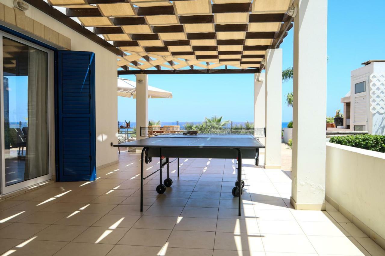 Phaedrus Living: Seaside Luxury Villa Anafi パラリムニ エクステリア 写真