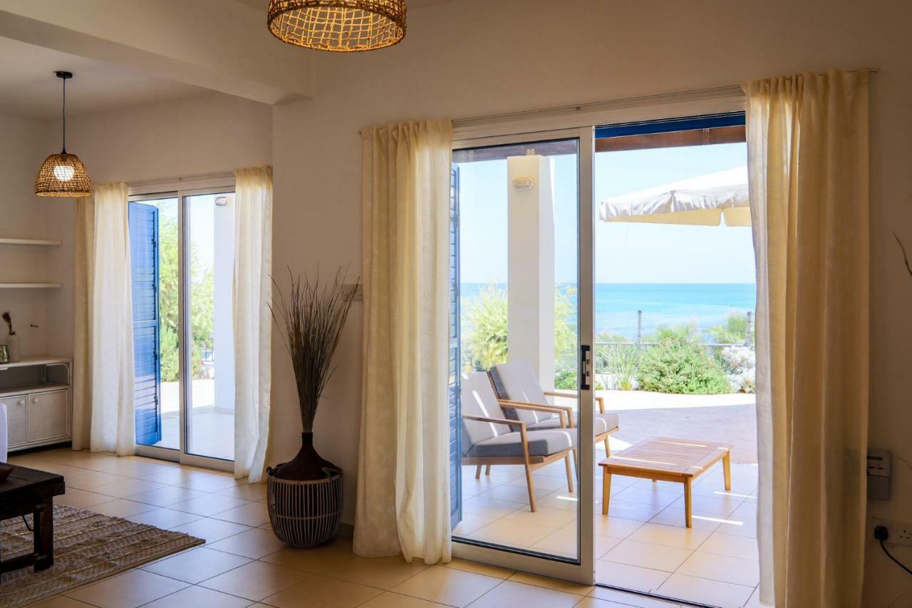 Phaedrus Living: Seaside Luxury Villa Anafi パラリムニ エクステリア 写真