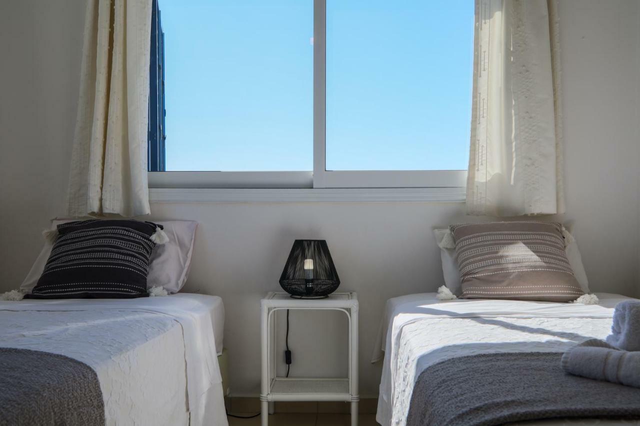 Phaedrus Living: Seaside Luxury Villa Anafi パラリムニ エクステリア 写真